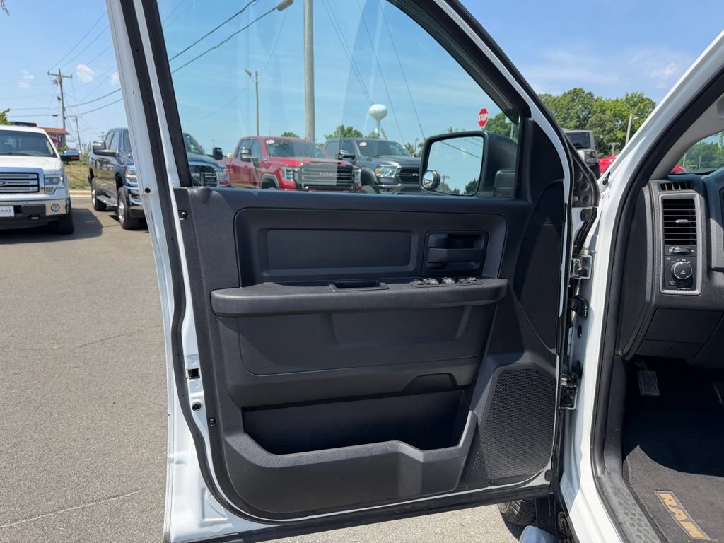 Used 2016 RAM 1500 Express w/ Popular Equipment Group AWD/4WD image 13