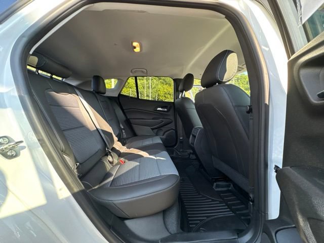 Used 2025 Chevrolet Trax LT w/ LT Convenience Package FWD image 24
