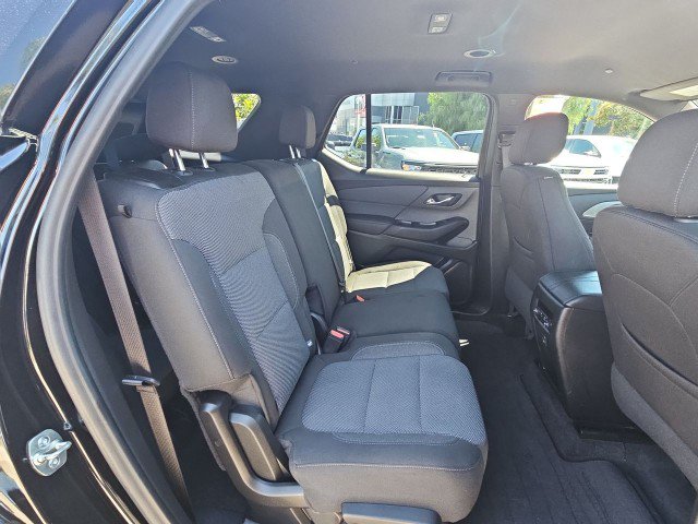 Used 2023 Chevrolet Traverse LT FWD image 26