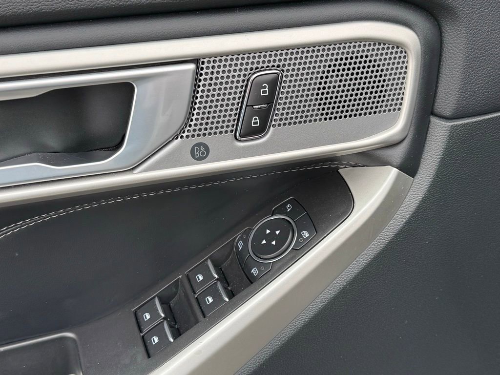 Used 2023 Ford Explorer Limited image 26