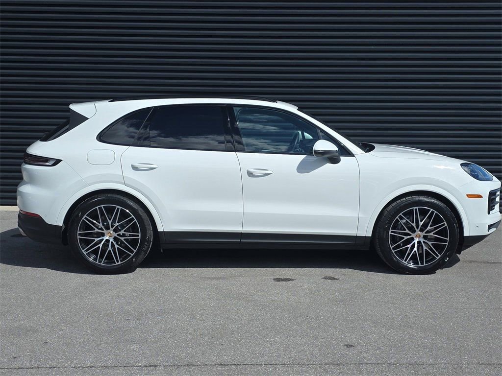 Certified 2025 Porsche Cayenne image 8