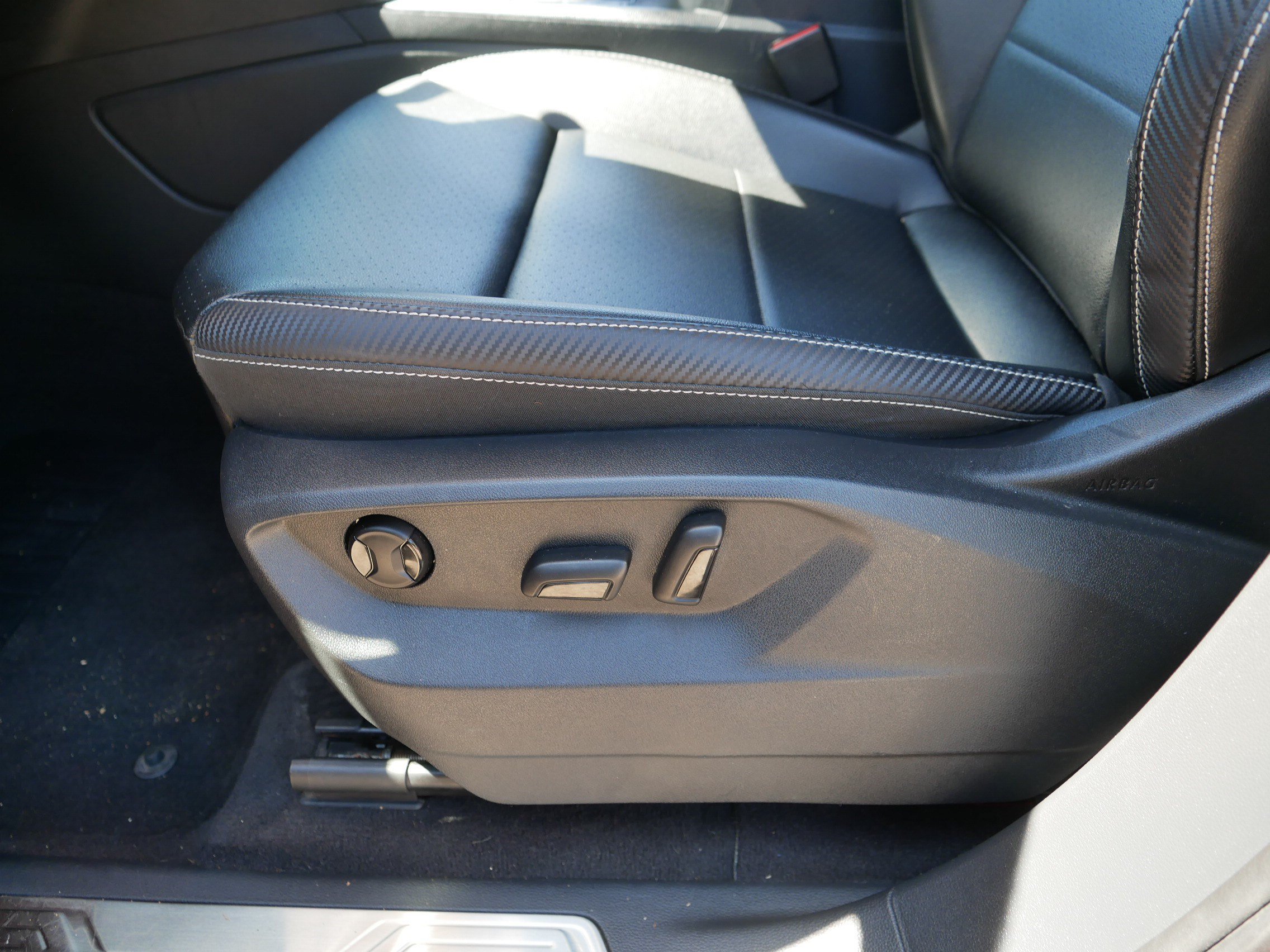 Used 2021 Volkswagen Atlas Cross Sport SE w/ Panoramic Sunroof Package AWD/4WD image 20
