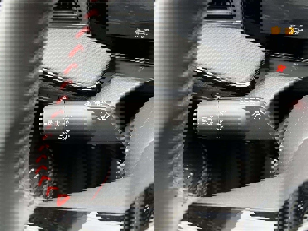 New 2026 Nissan Kicks SR w/ Cold Weather Package image 19