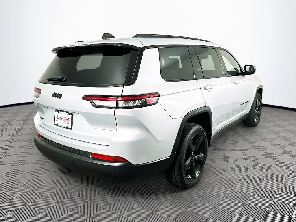 Used 2023 Jeep Grand Cherokee L Laredo AWD/4WD image 12