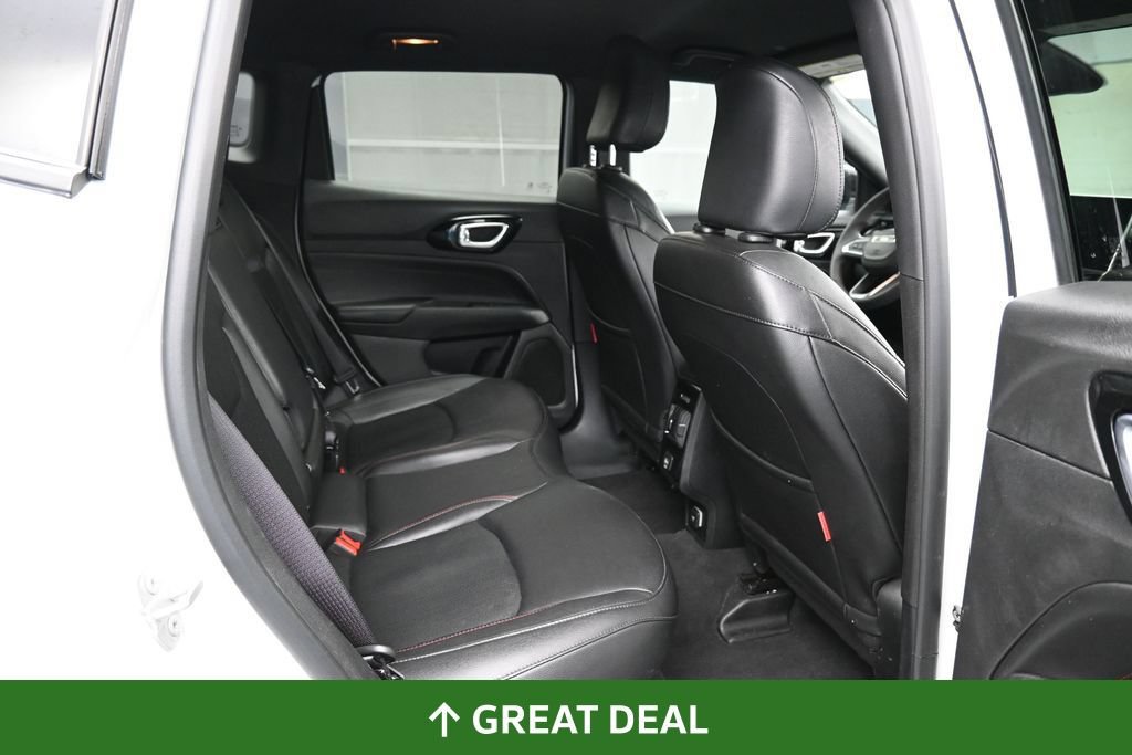 Used 2025 Jeep Compass Trailhawk AWD/4WD image 24