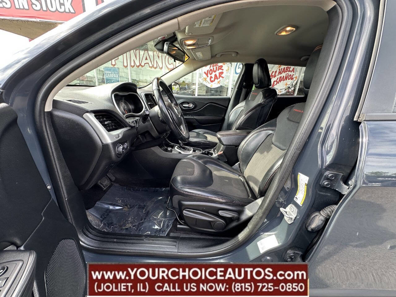 Used 2017 Jeep Cherokee Trailhawk w/ Cold Weather Group image 14