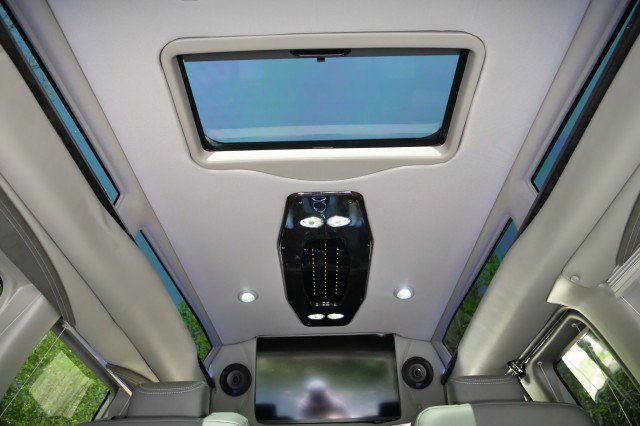 Used 2025 Chevrolet Express 2500 w/ Driver Convenience Package image 9