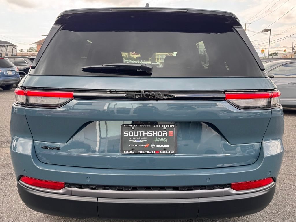 New 2026 Jeep Grand Cherokee Limited w/ Limited Altitude Package AWD/4WD image 6