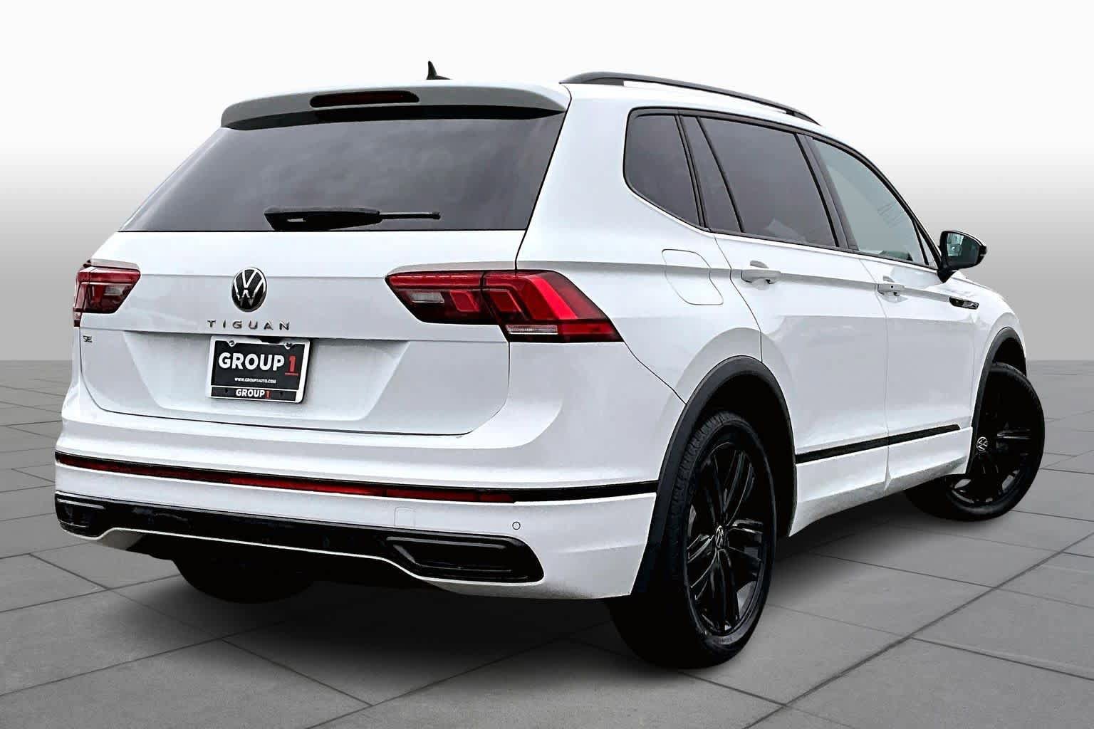 Used 2022 Volkswagen Tiguan SE R-Line FWD image 13