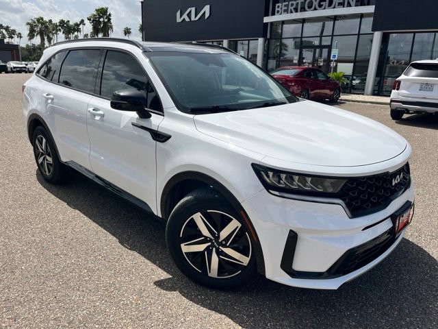 Used 2023 Kia Sorento S w/ Panoramic Sunroof Package