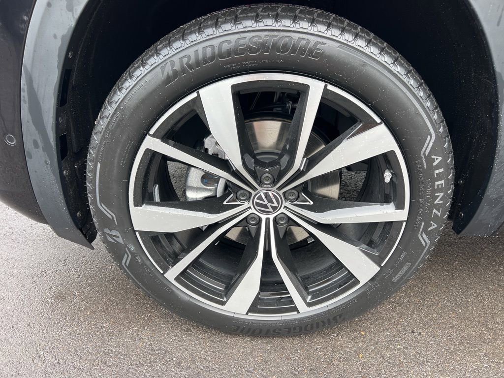 New 2026 Volkswagen Atlas Cross Sport SEL Premium R-Line image 7