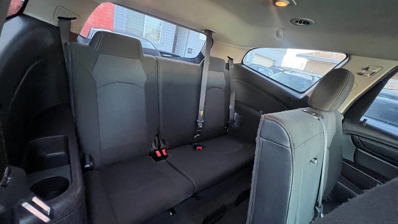 Used 2016 Chevrolet Traverse LT image 18