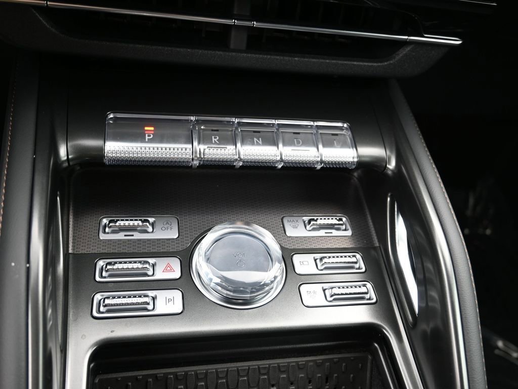 New 2026 Lincoln Nautilus Premier image 22