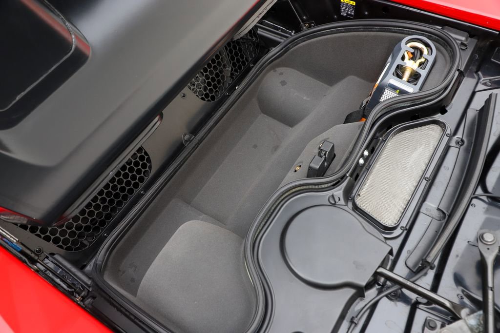 Used 2006 Ford GT RWD image 15