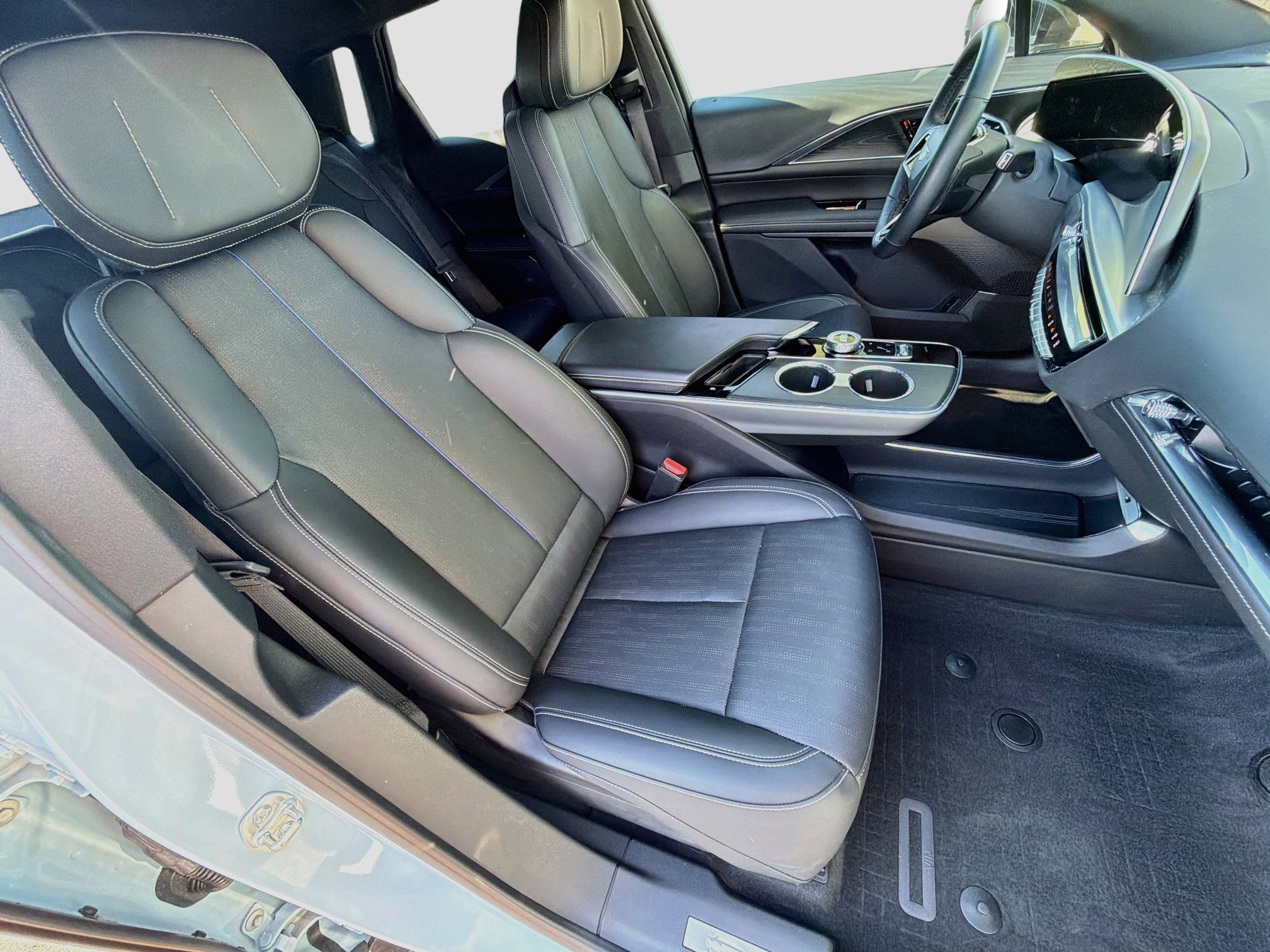 Certified 2024 Cadillac Lyriq Sport RWD image 29