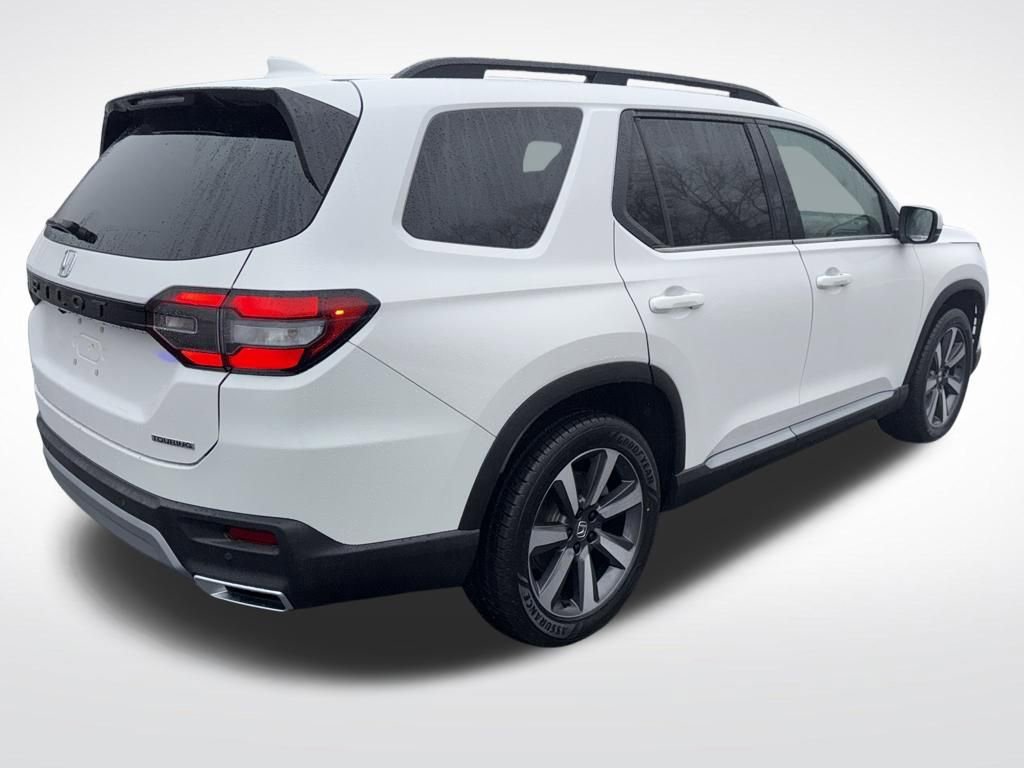 Used 2025 Honda Pilot Touring image 28