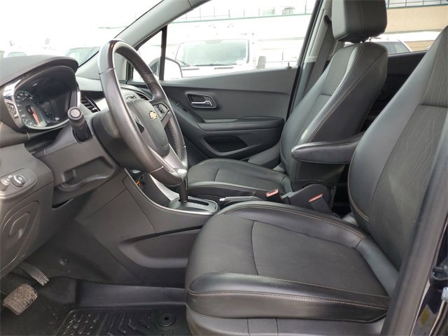 Certified 2022 Chevrolet Trax LT w/ LT Convenience Package image 23