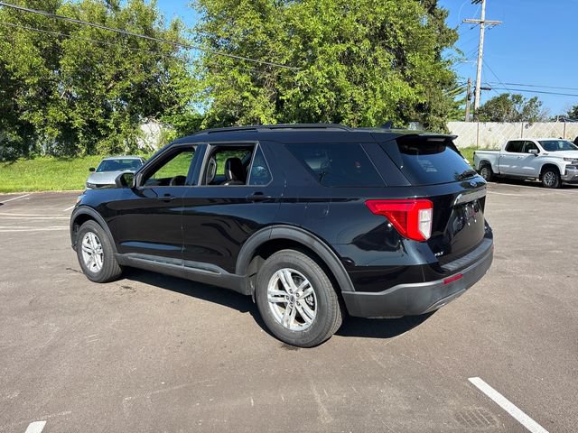 Used 2020 Ford Explorer XLT w/ Equipment Group 202A AWD/4WD image 4