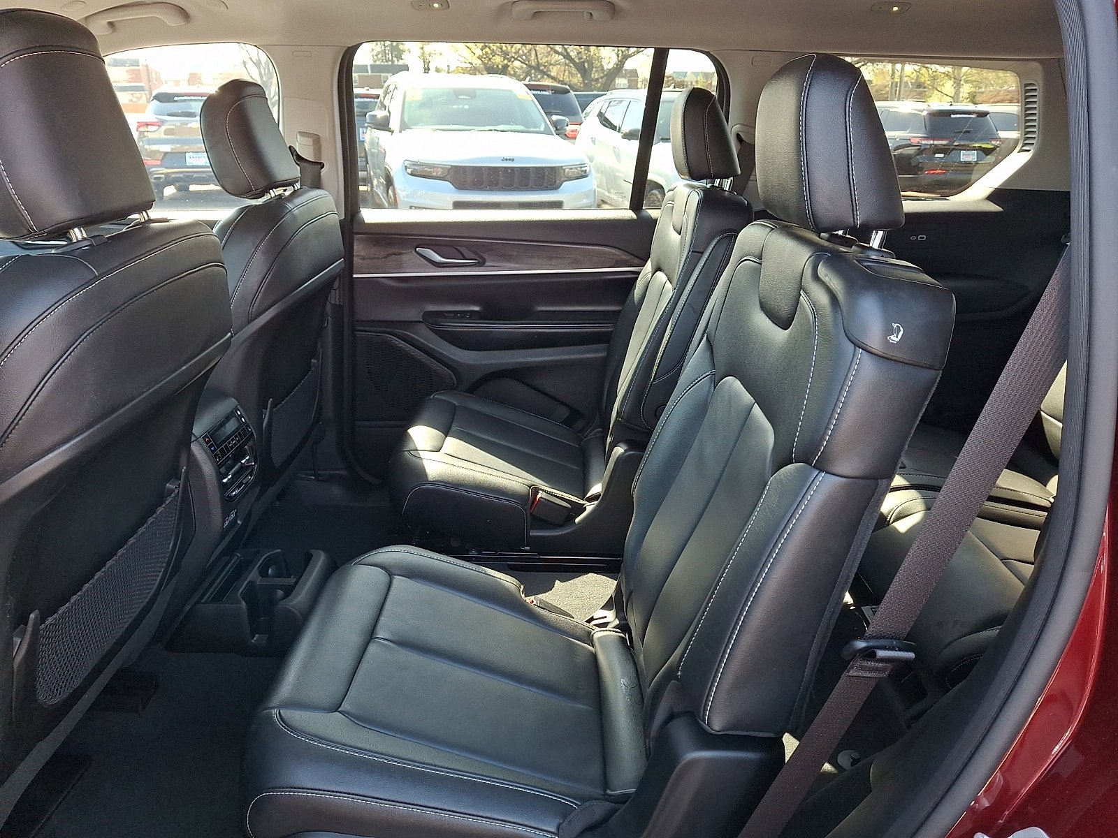 Used 2023 Jeep Grand Cherokee L Limited AWD/4WD image 11