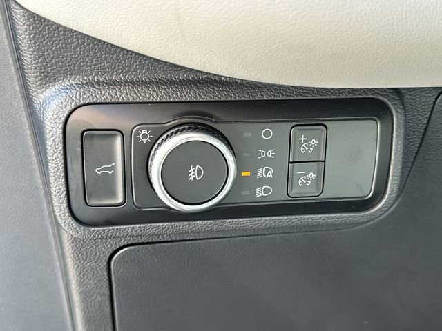 Used 2025 Ford Explorer Active w/ Active Comfort Package AWD/4WD image 32