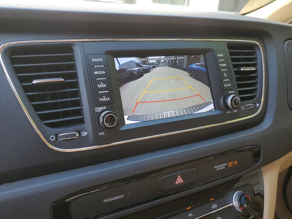 Used 2020 Kia Sedona LX FWD image 29