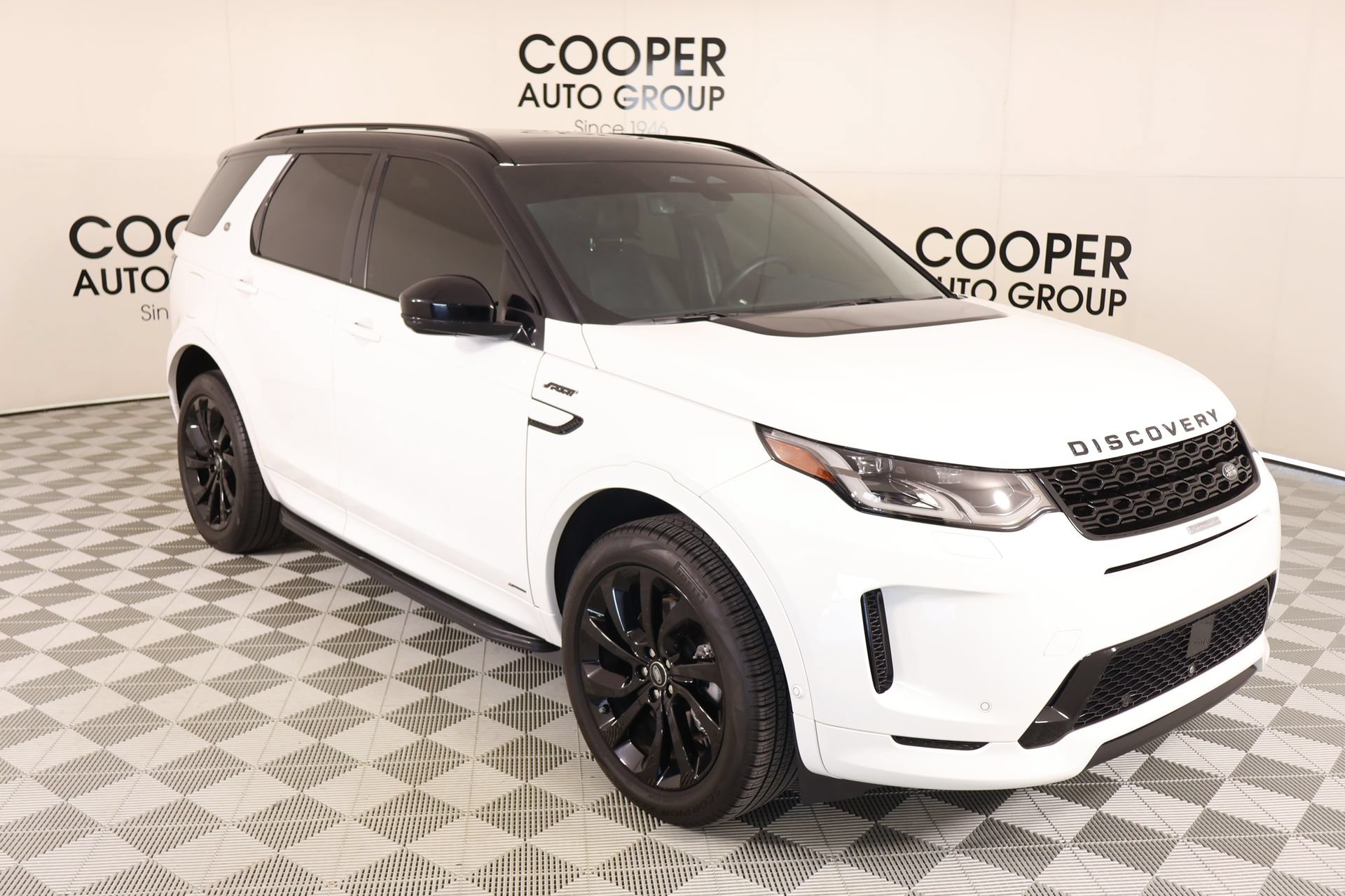 Used 2021 Land Rover Discovery Sport SE R-Dynamic AWD/4WD image 1