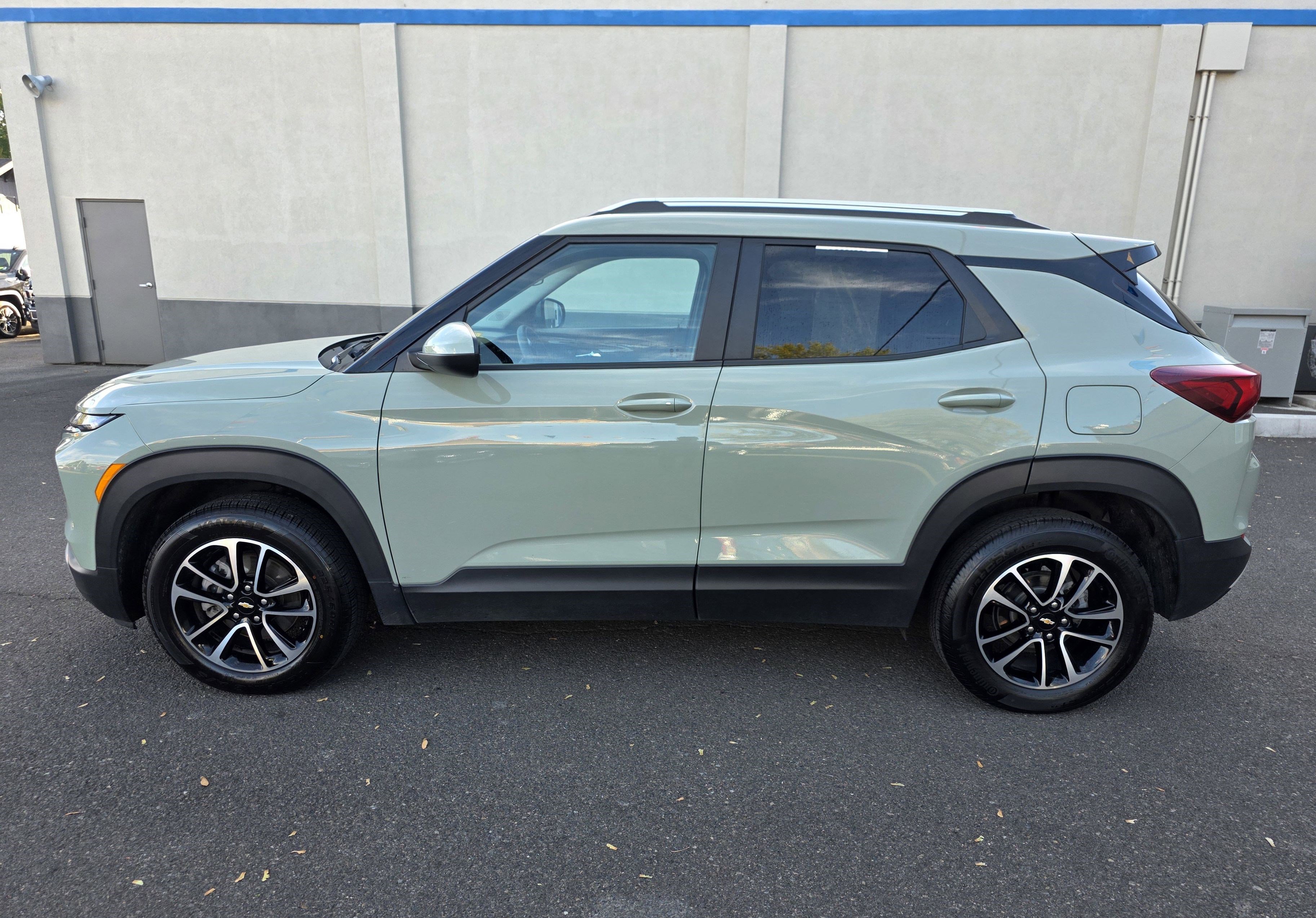 Used 2025 Chevrolet TrailBlazer LT image 5