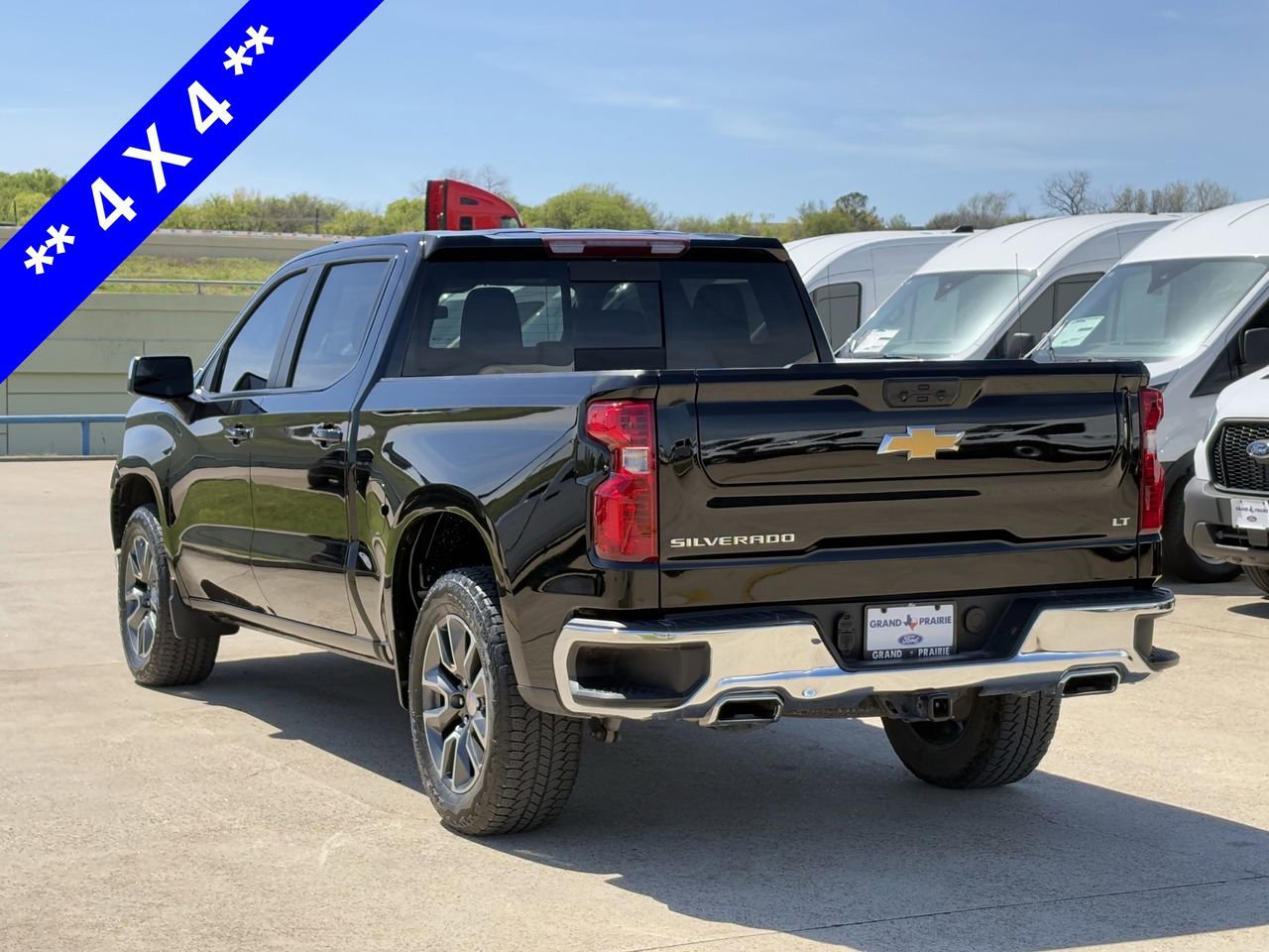 Used 2022 Chevrolet Silverado 1500 LT w/ Z71 Off-Road Package image 6
