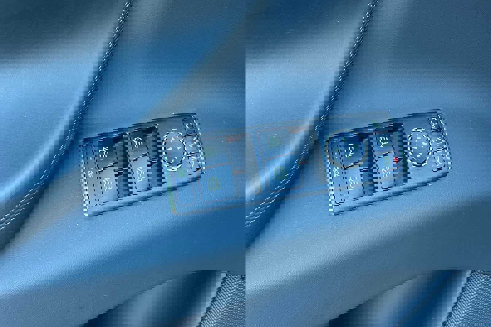 Used 2017 Tesla Model X image 13