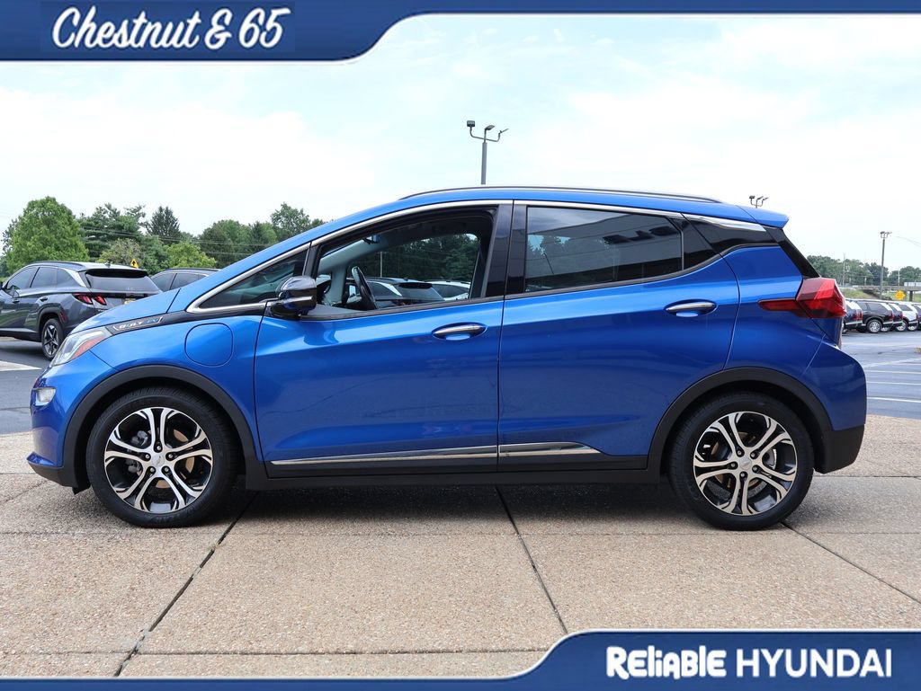 Used 2017 Chevrolet Bolt Premier w/ Driver Confidence II Package FWD image 3