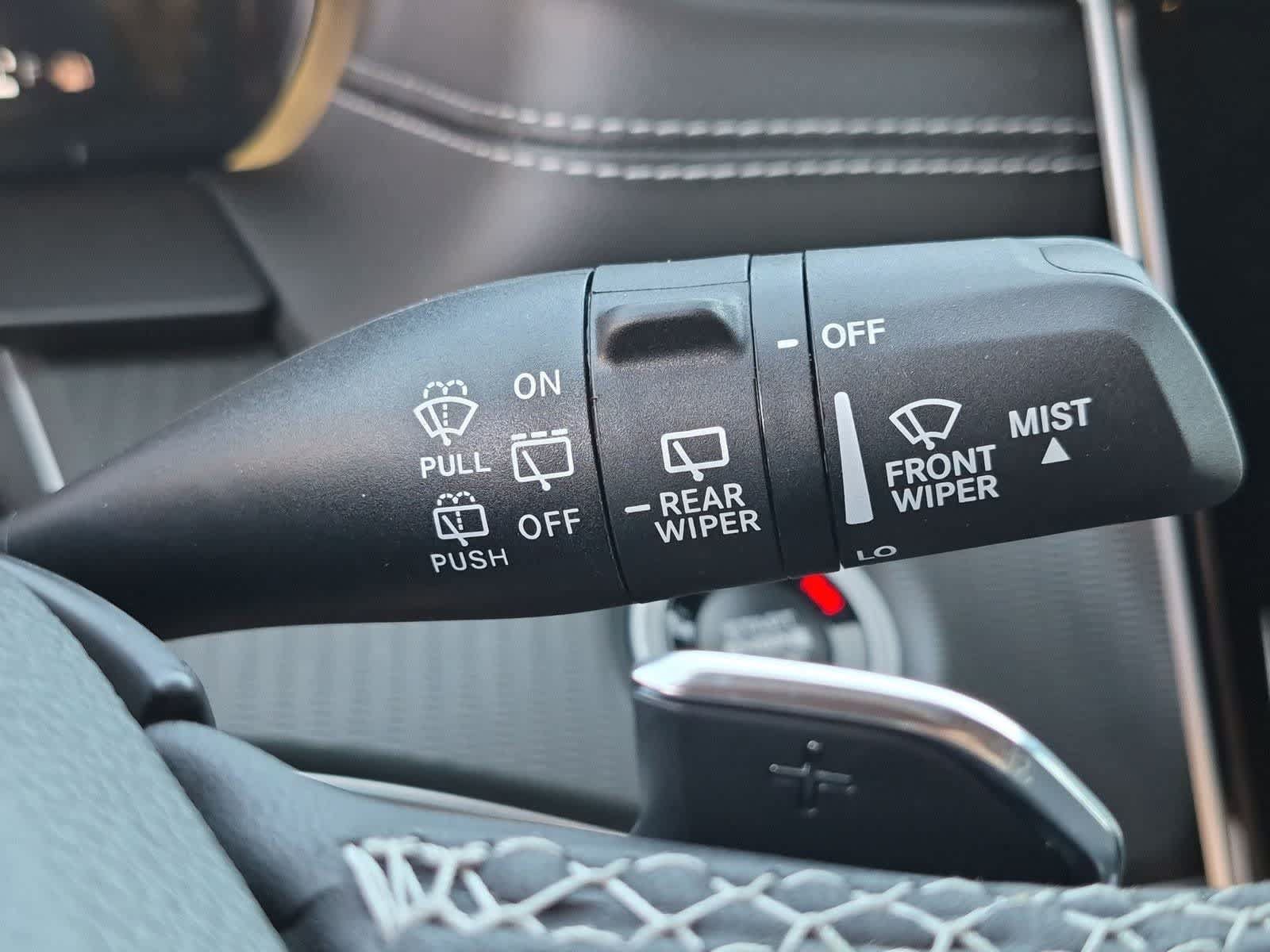 Used 2025 Jeep Grand Cherokee Altitude RWD image 24