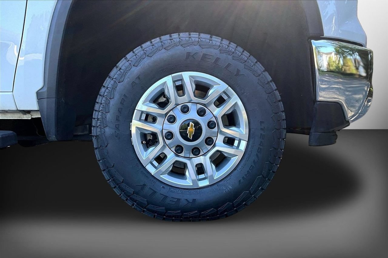 Used 2025 Chevrolet Silverado 2500 LT w/ Convenience Package AWD/4WD image 33