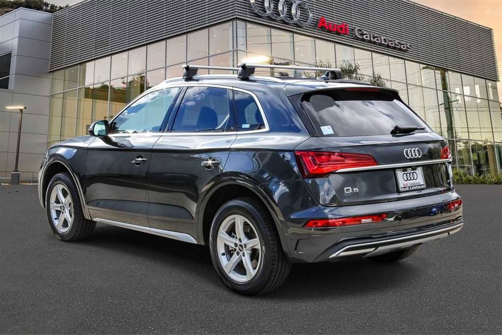 Used 2023 Audi Q5 2.0T Premium w/ Convenience Package image 2