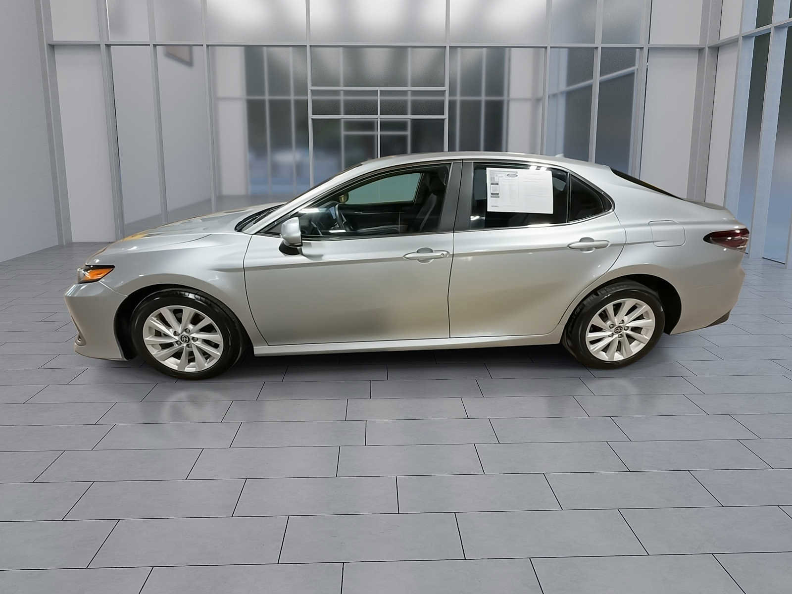 Used 2021 Toyota Camry LE image 5