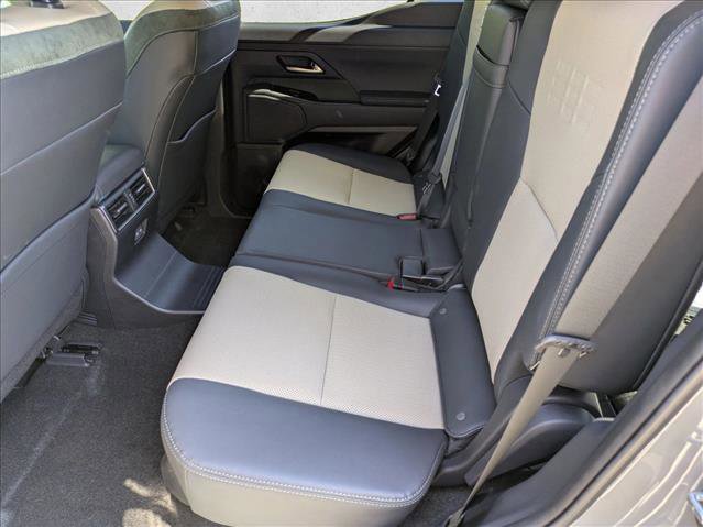 Used 2024 Lexus GX 550 image 19