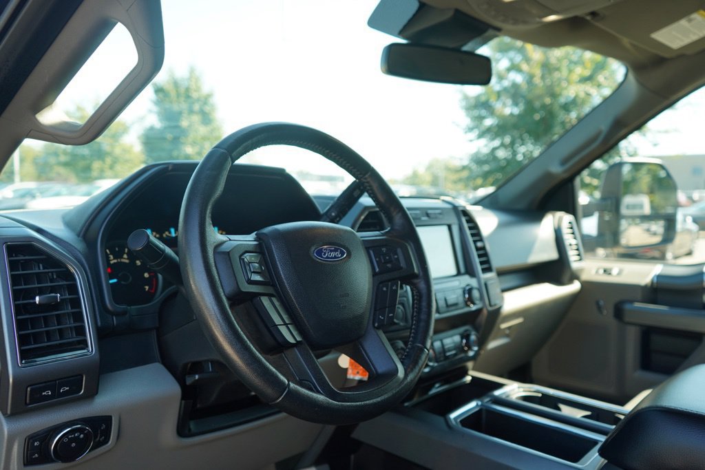 Used 2019 Ford F150 XLT w/ Equipment Group 302A Luxury AWD/4WD image 17