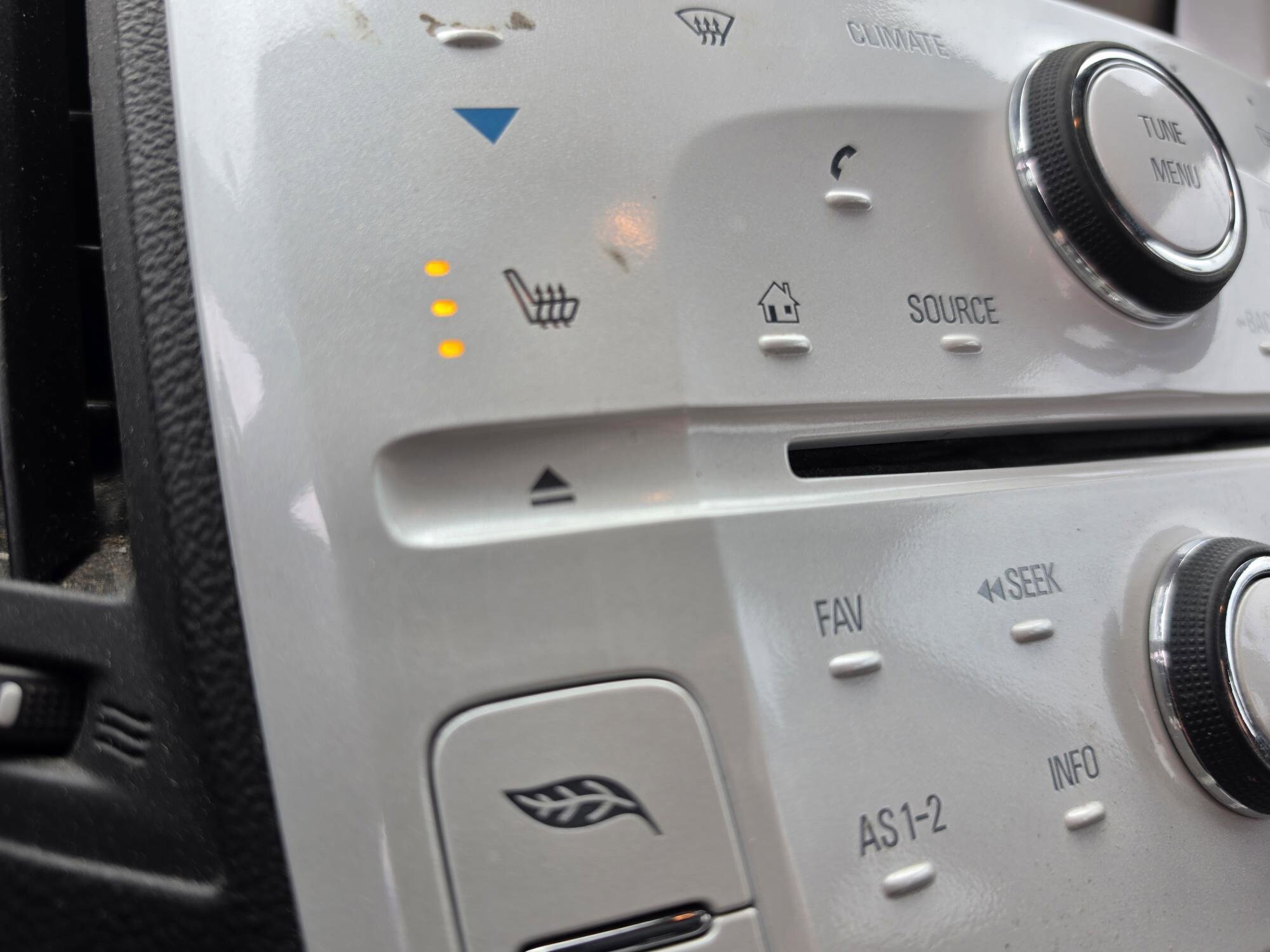 Used 2013 Chevrolet Volt w/ Comfort Package image 13