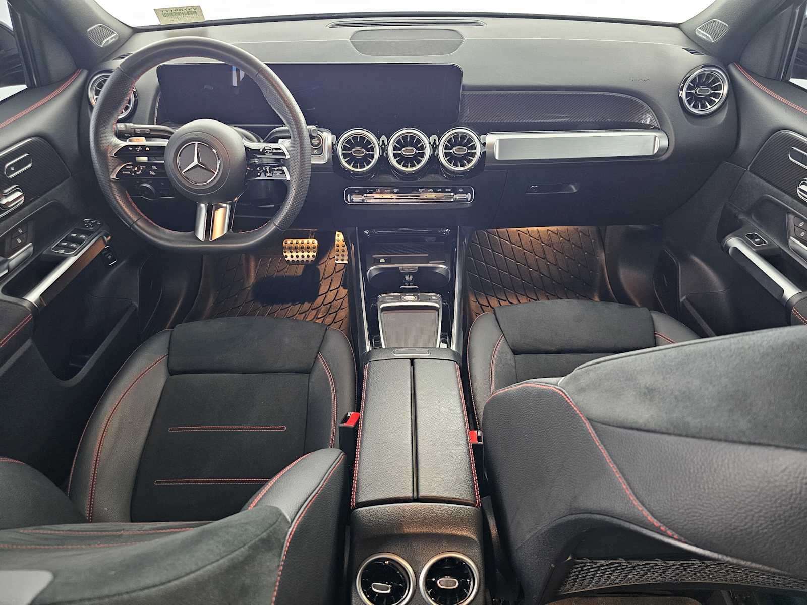 Used 2024 Mercedes-Benz GLB 250 image 18