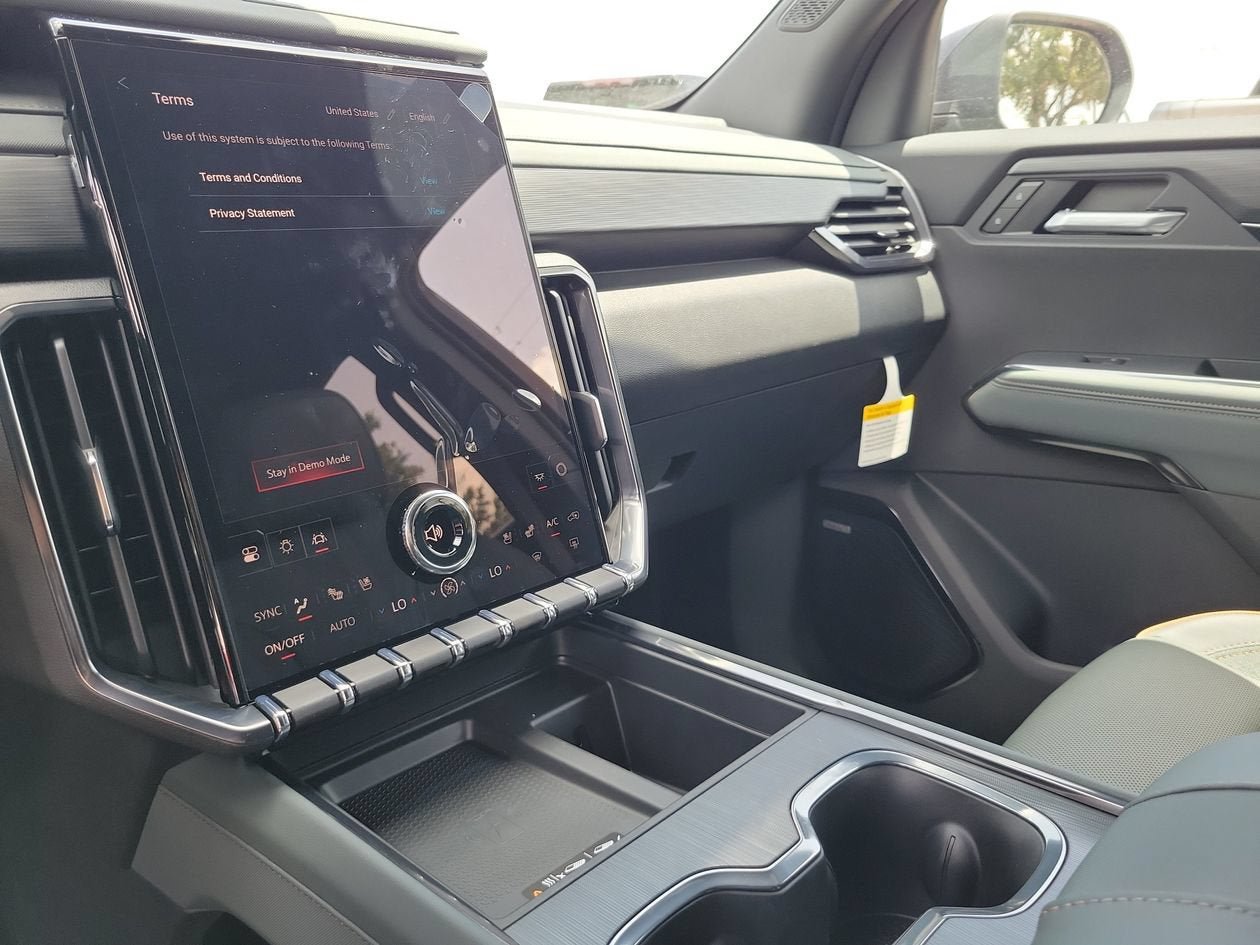 New 2026 GMC Acadia AT4 w/ Luxury Package AWD/4WD image 26