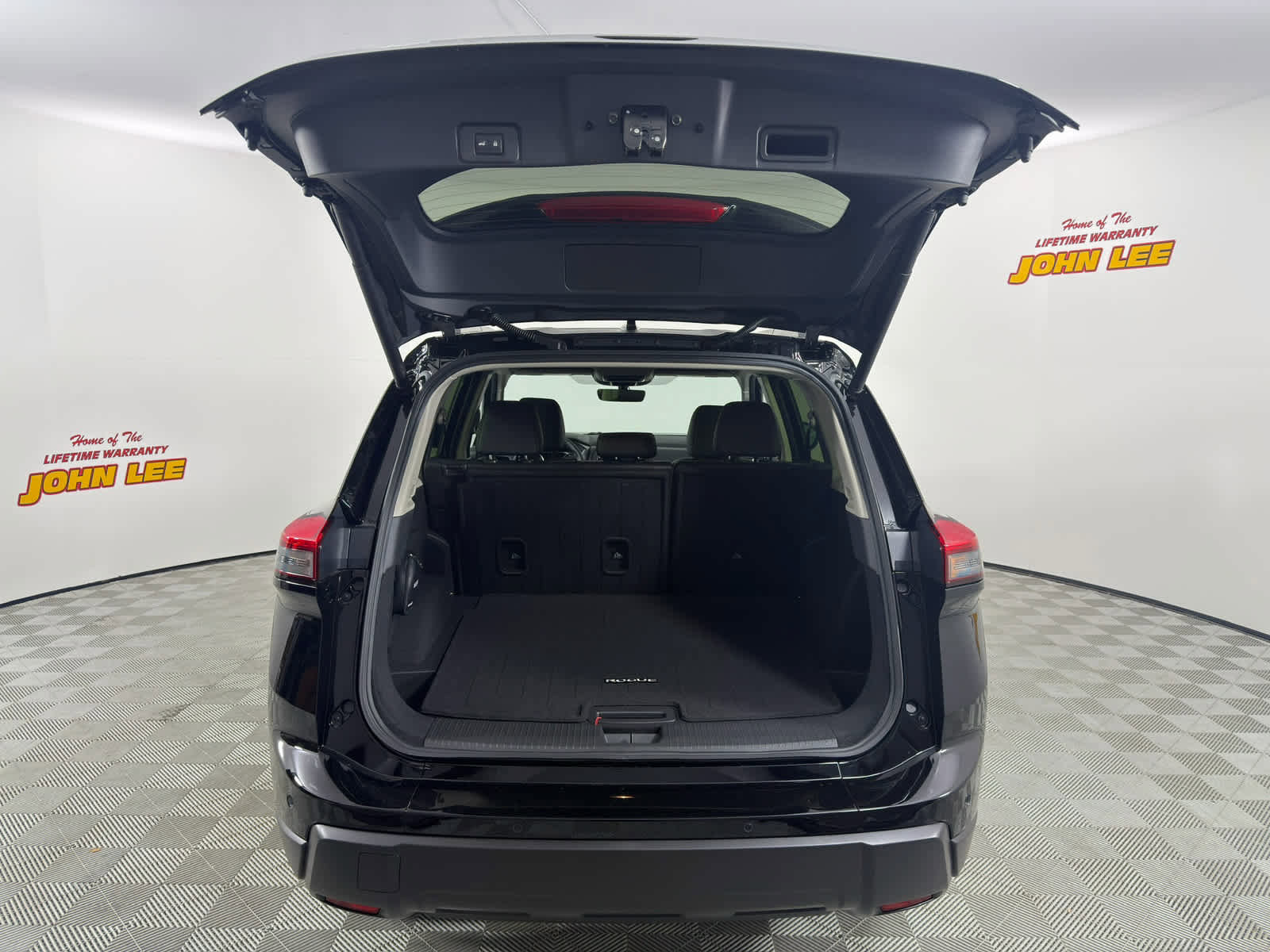 New 2026 Nissan Rogue Dark Armor image 5