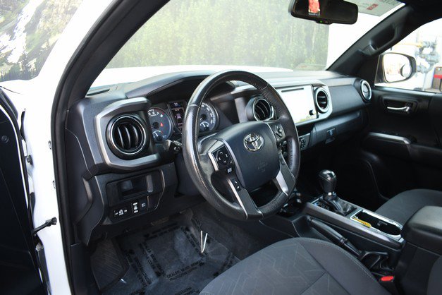 Certified 2019 Toyota Tacoma TRD Off-Road AWD/4WD image 14