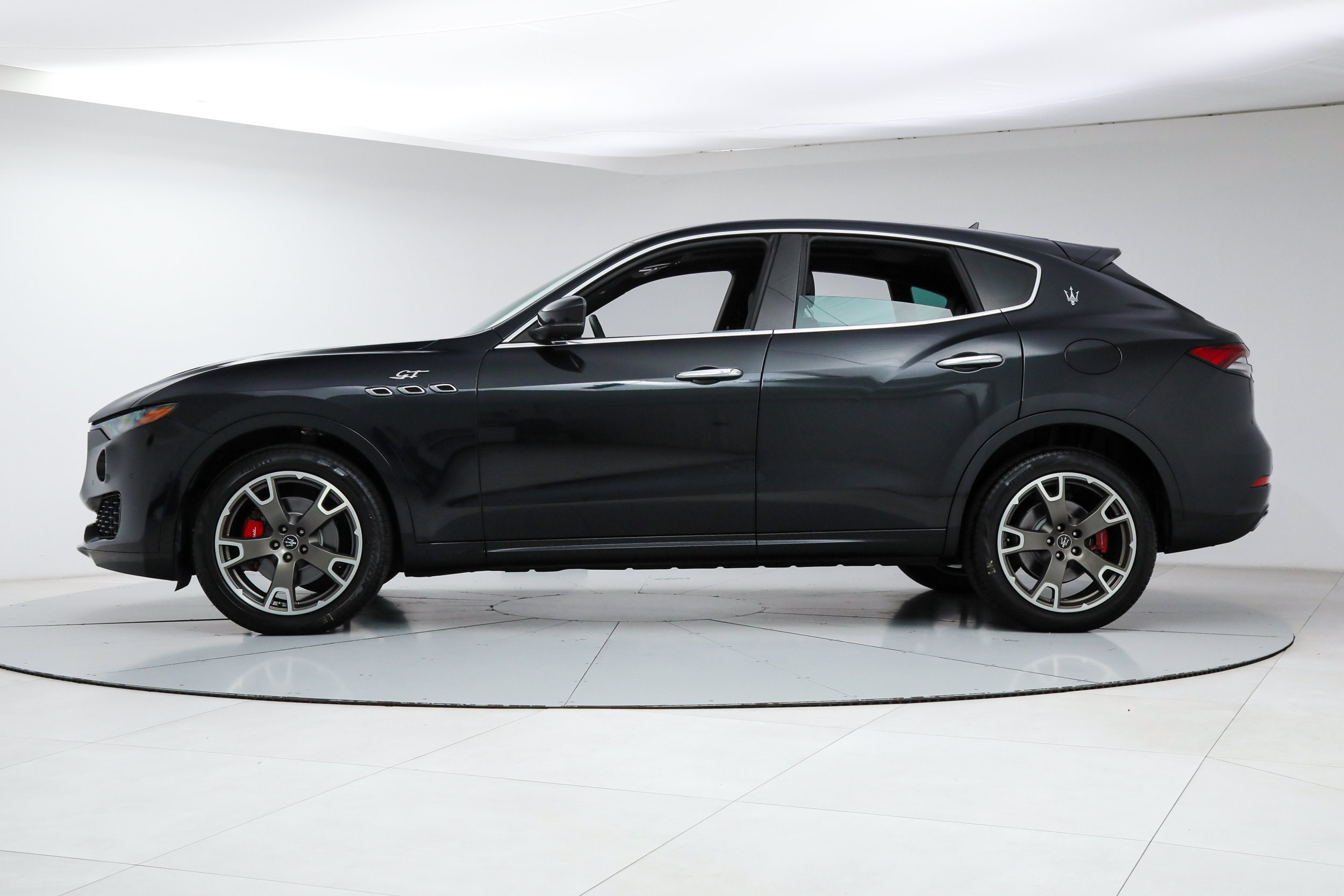 Certified 2023 Maserati Levante GT AWD/4WD image 2