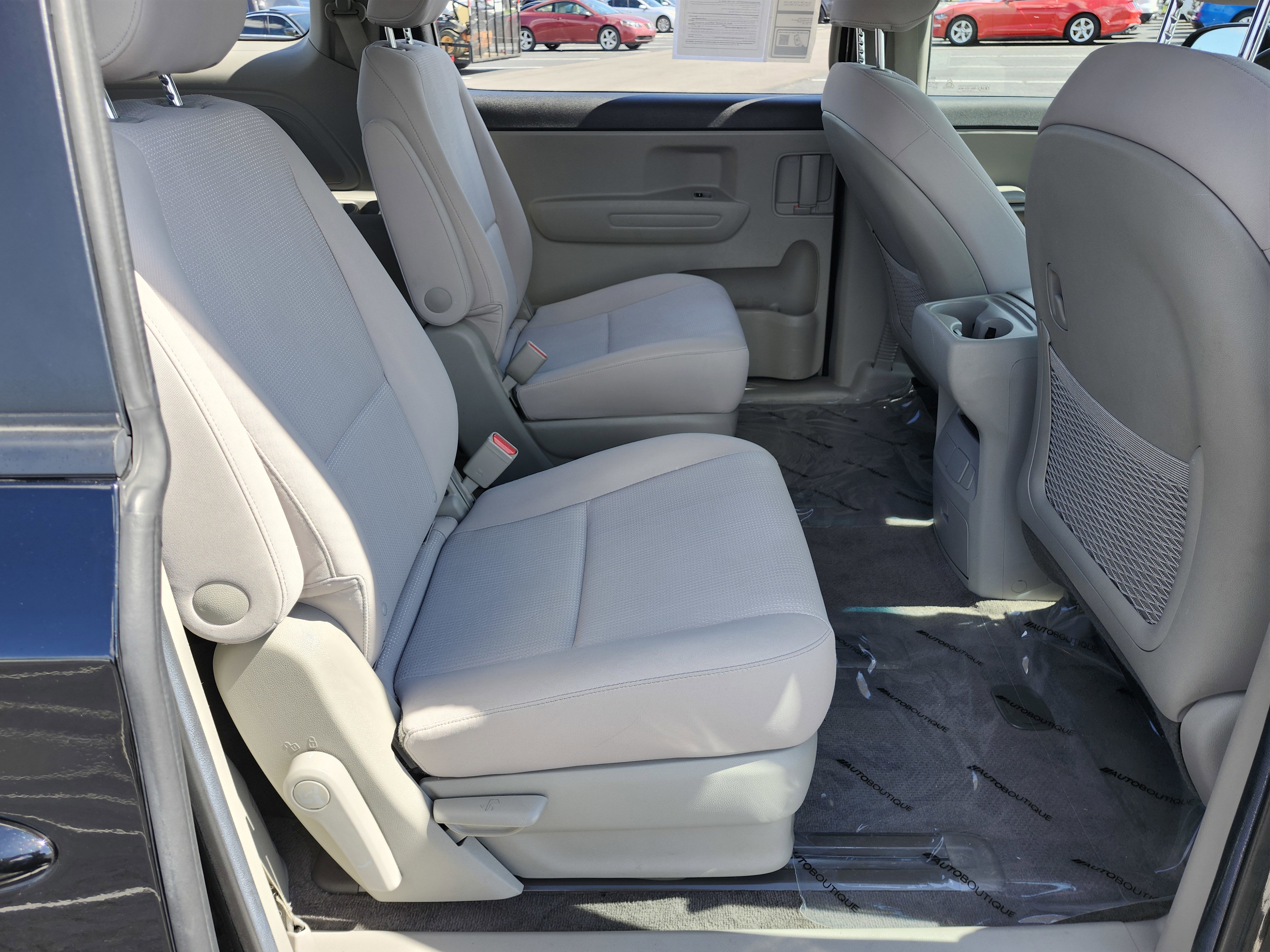 Used 2020 Kia Sedona L FWD image 17