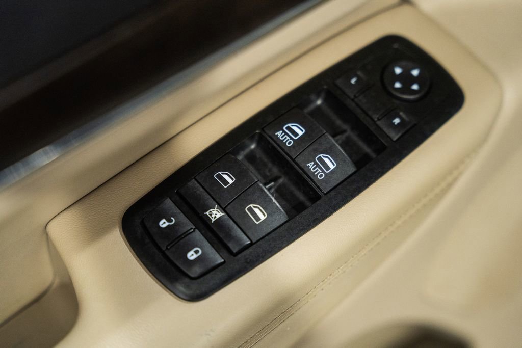 Used 2014 Jeep Grand Cherokee Limited image 45