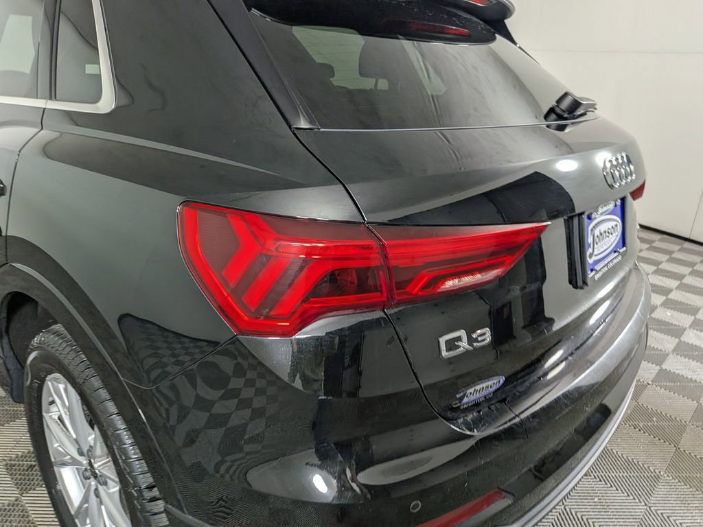 Used 2025 Audi Q3 2.0T Premium image 13