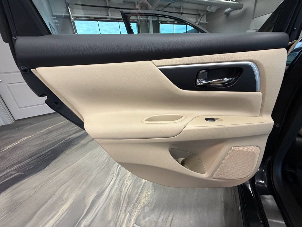 Used 2017 Nissan Altima 3.5 SL w/ 3.5SL Technology Package FWD image 51