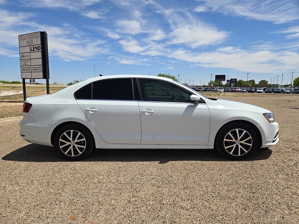 Used 2017 Volkswagen Jetta SE FWD image 5