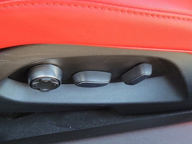 Used 2021 Chevrolet Corvette Stingray Premium Conv w/ Z51 Performance Package image 8