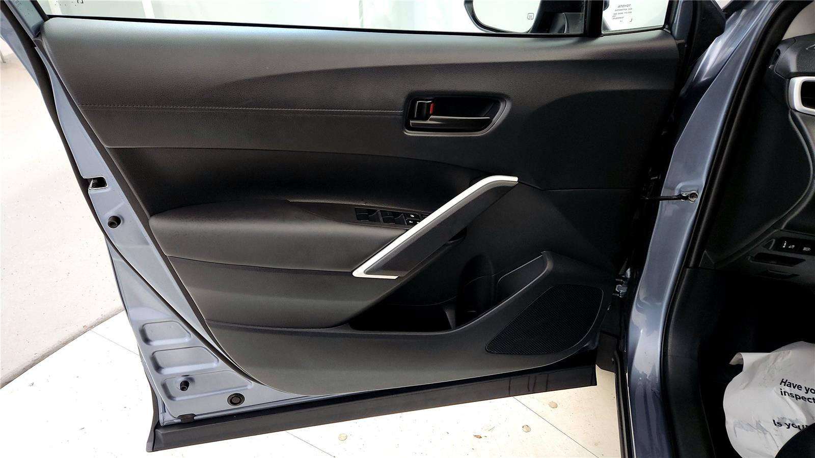 Certified 2024 Toyota Corolla Cross LE image 22