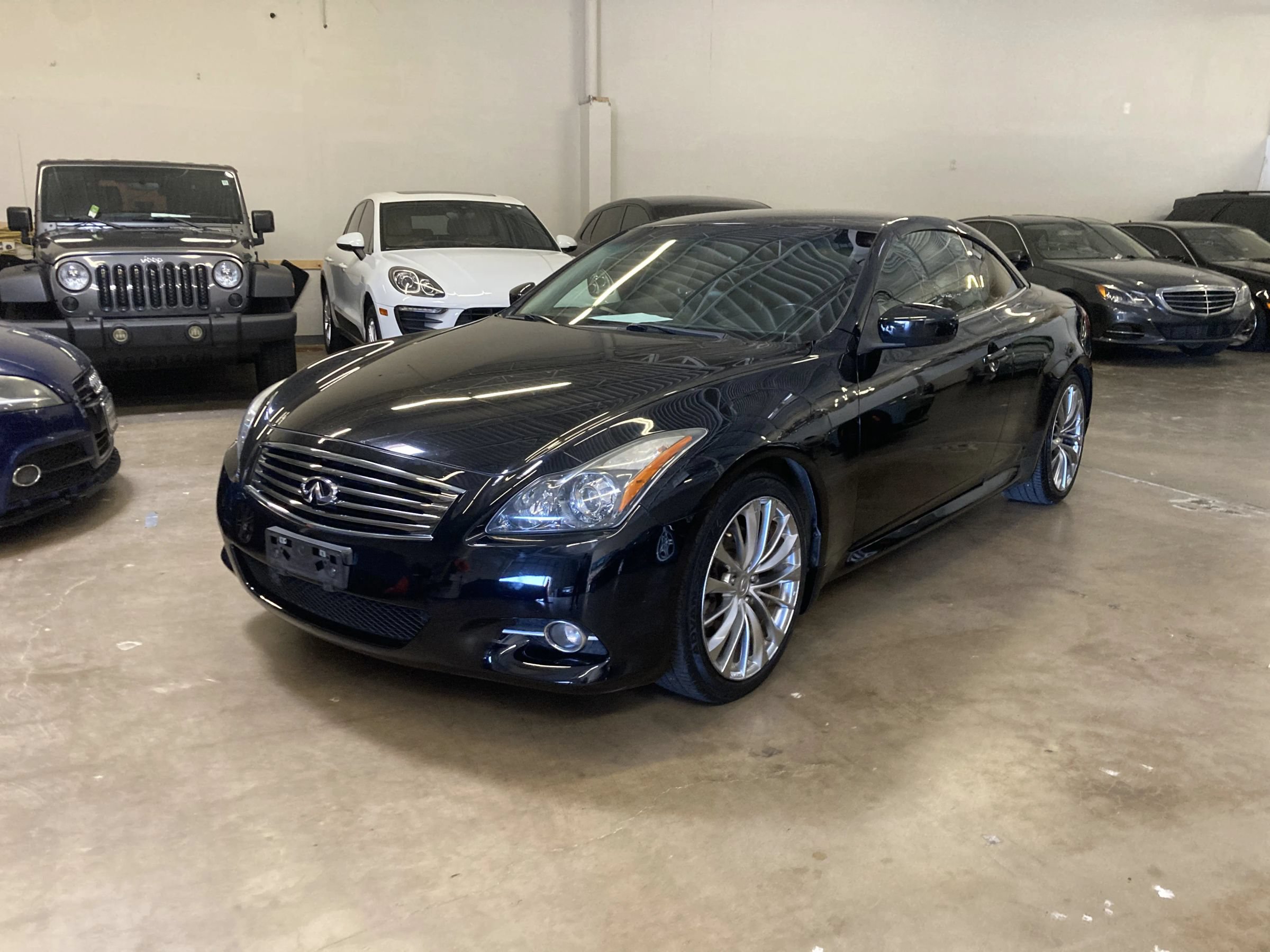 Used 2013 INFINITI G37 Convertible w/ Premium Pkg
